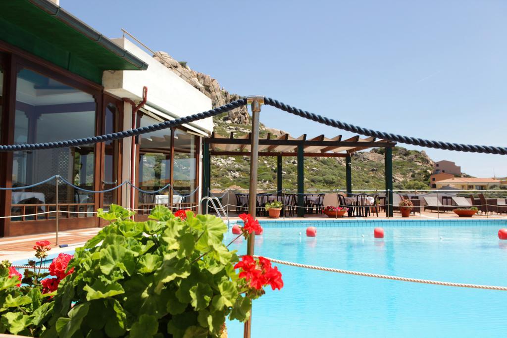 Hotel Miralonga Ла-Маддалена Экстерьер фото