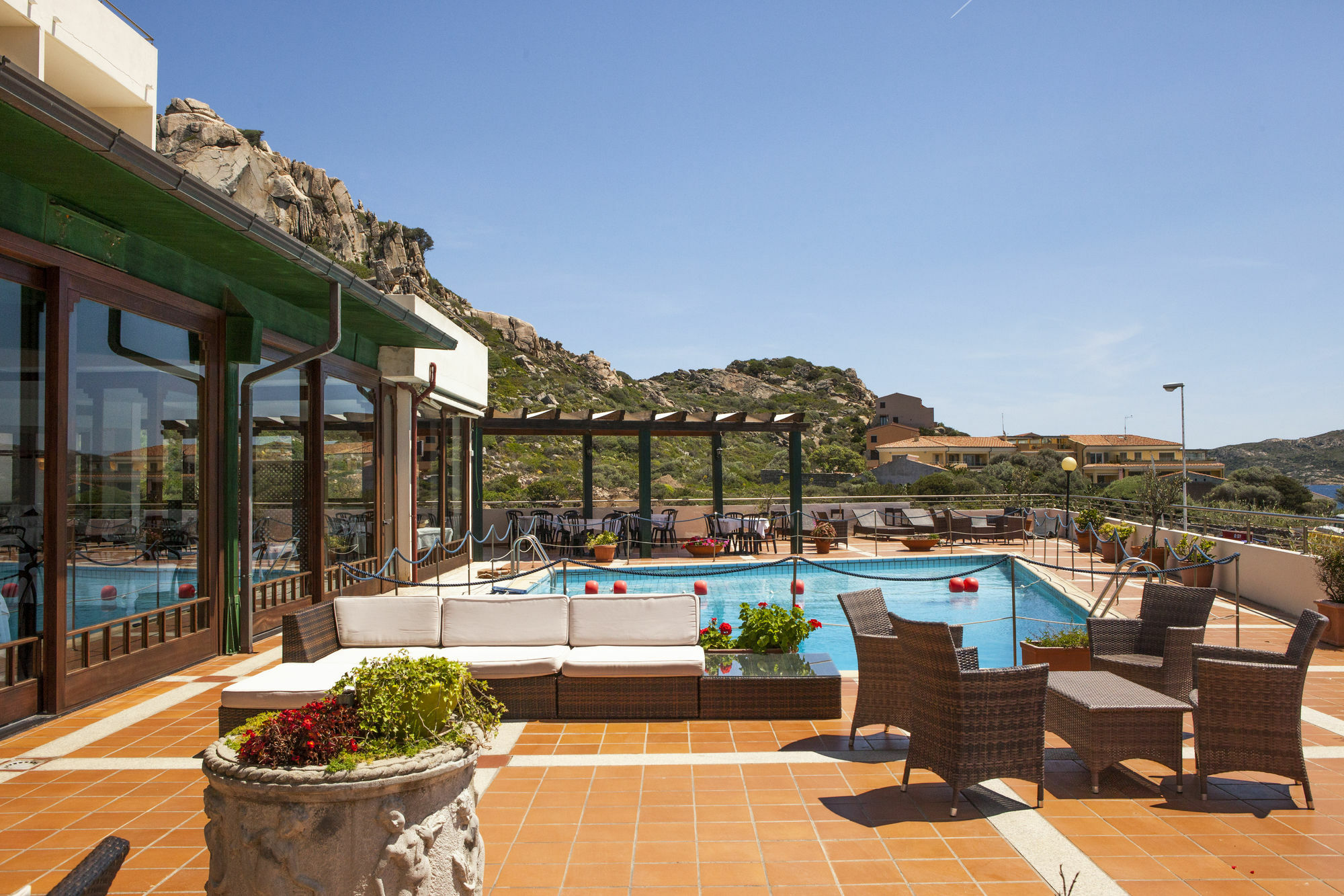 Hotel Miralonga Ла-Маддалена Экстерьер фото