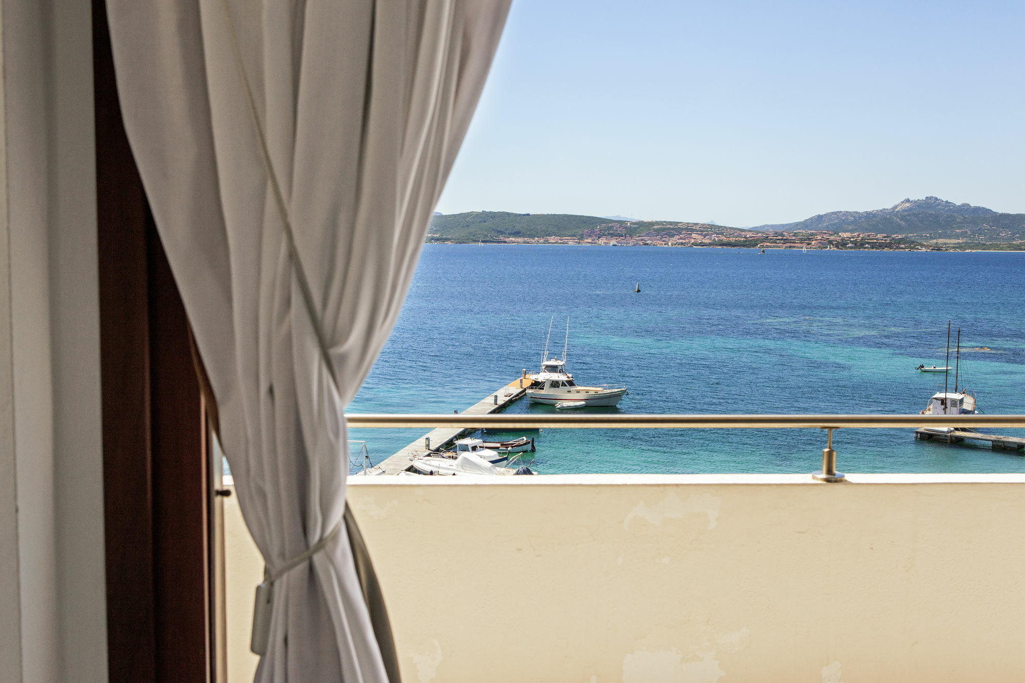 Hotel Miralonga Ла-Маддалена Экстерьер фото